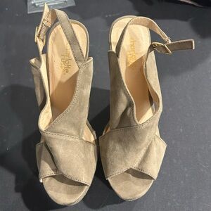 Charlotte Russe  Women's Tan Sandals